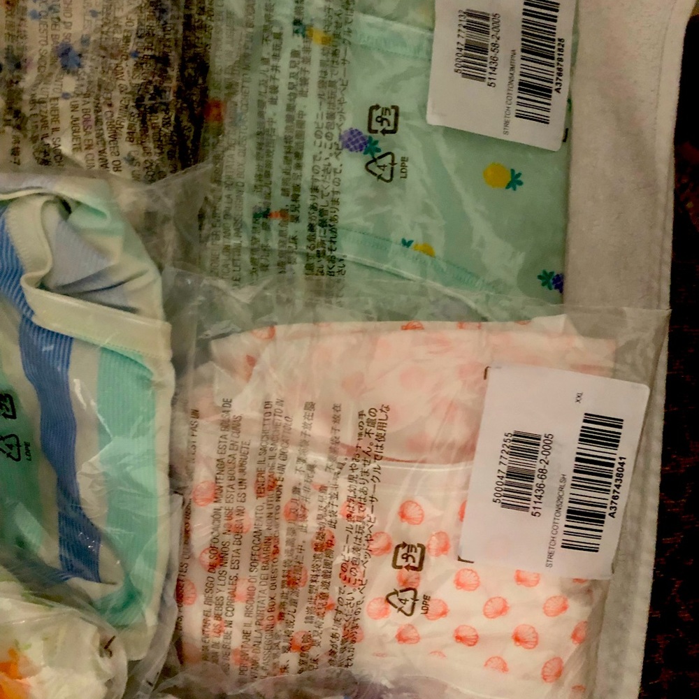 Gap panties bundle.  (9 panties). XXL stretch cotton.  Multiple prints.